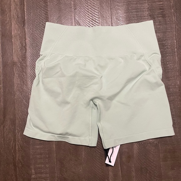 - Oner Active EFFORTLESS SEAMLESS SHORTS - Picture 1 of 4
